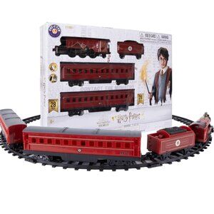 New Lionel Harry Potter Hogwarts Express Battery Operated 28 Pcs Train Set